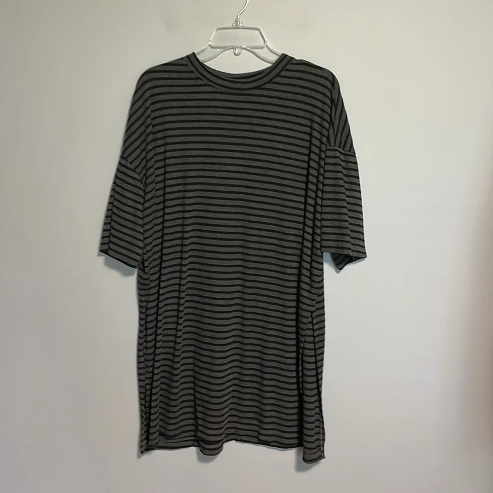 Dressed in LALA Black Striped Wide Leg Pants Set - Picture 6 of 10